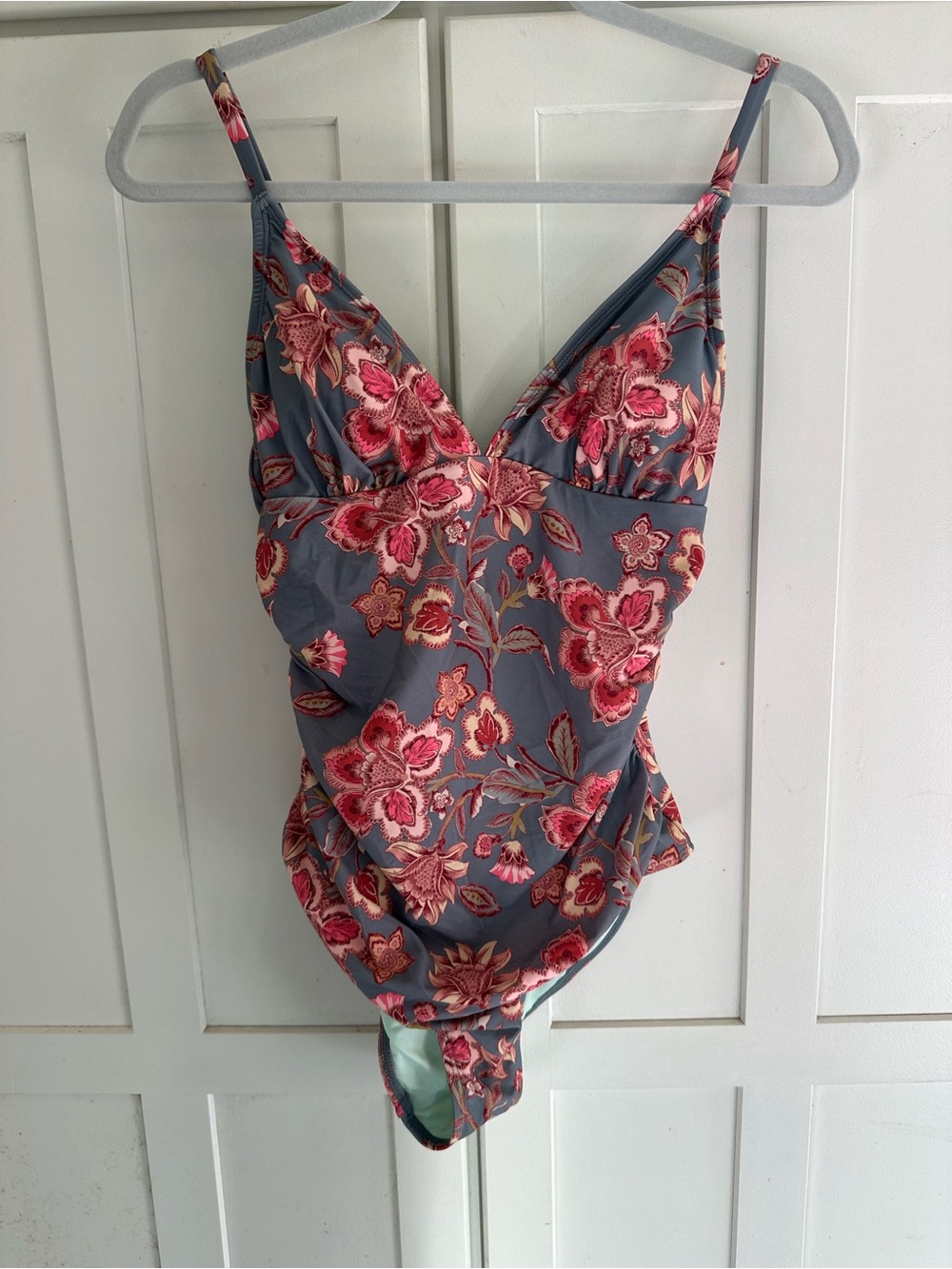 NWT Cupshe Floral V-Neck One-Piece Swimsuit Ruched Slate Blue Pink/Red Floral